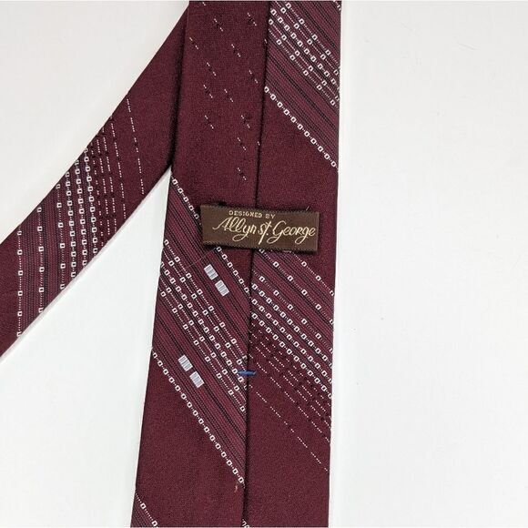 ⭐ Allyn St George Maroon Tie - Picture 3 of 4